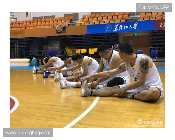 以篮球为核心探讨团队协作精神与个人竞技魅力的深度融合